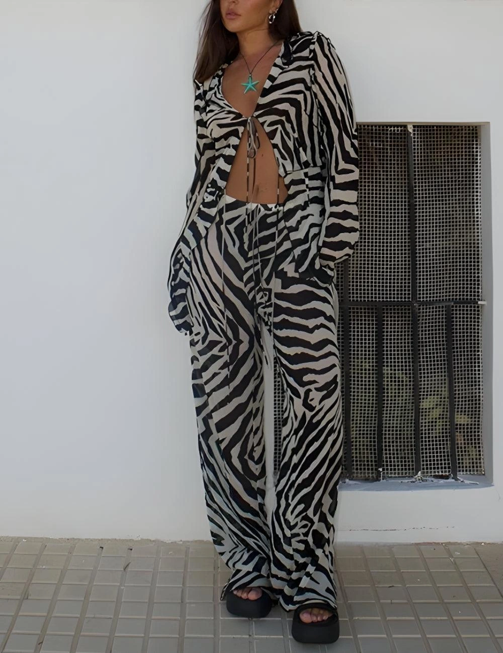 Zebra-Effekt Set: Elegante Bluse & Hose – Ein absolutes Must-Have!
